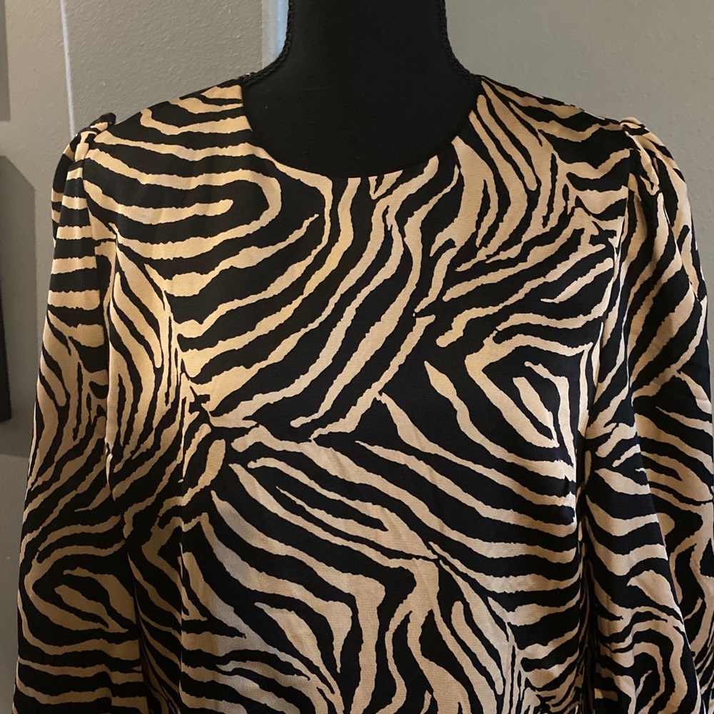 CHELSEA28 Dress - Picture 3 of 5